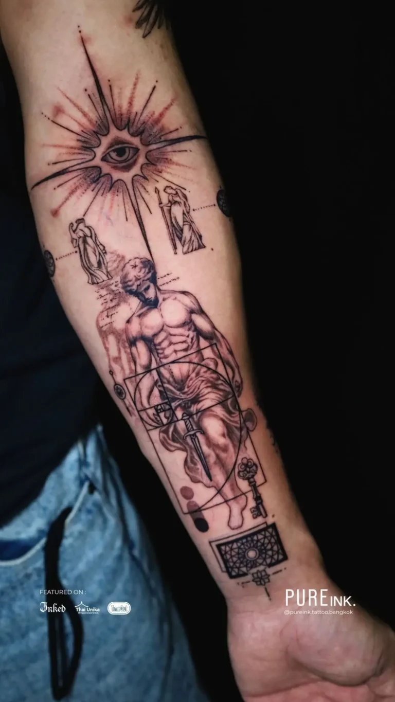 Tattoo composition following the natural shape of the body